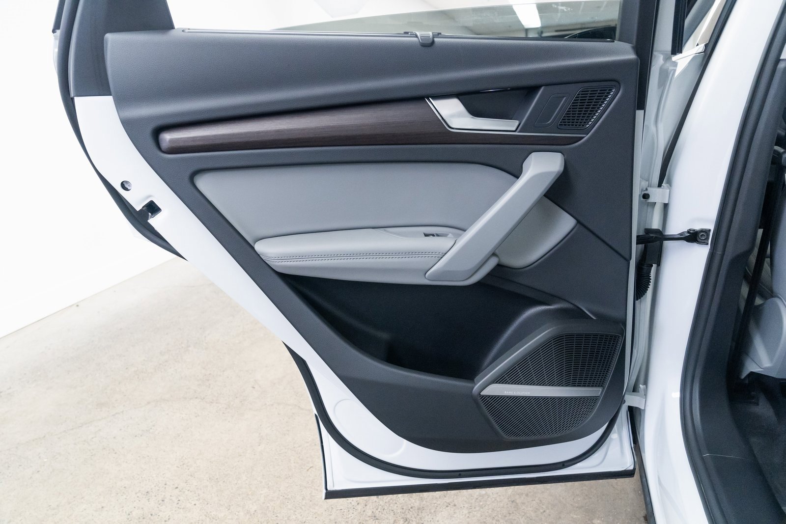 Used 2024 Audi Q5 e Premium Plus image 20