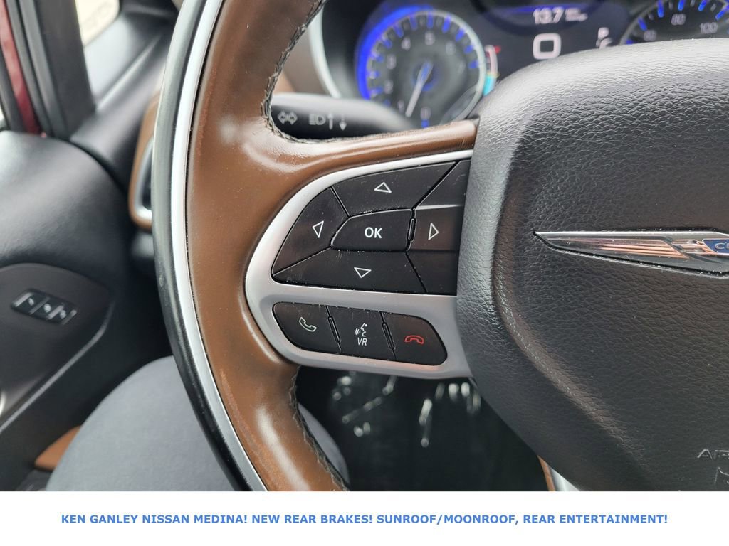 Used 2017 Chrysler Pacifica Limited image 30