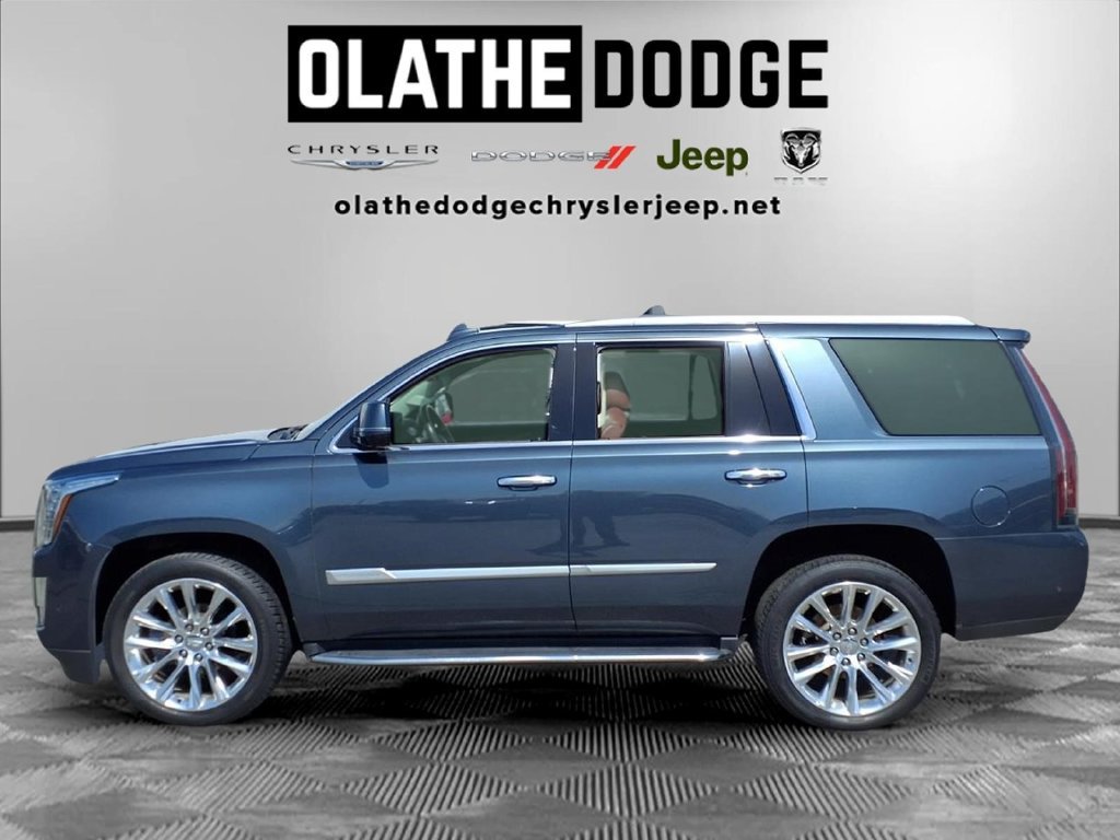 Used 2019 Cadillac Escalade Luxury AWD/4WD image 28