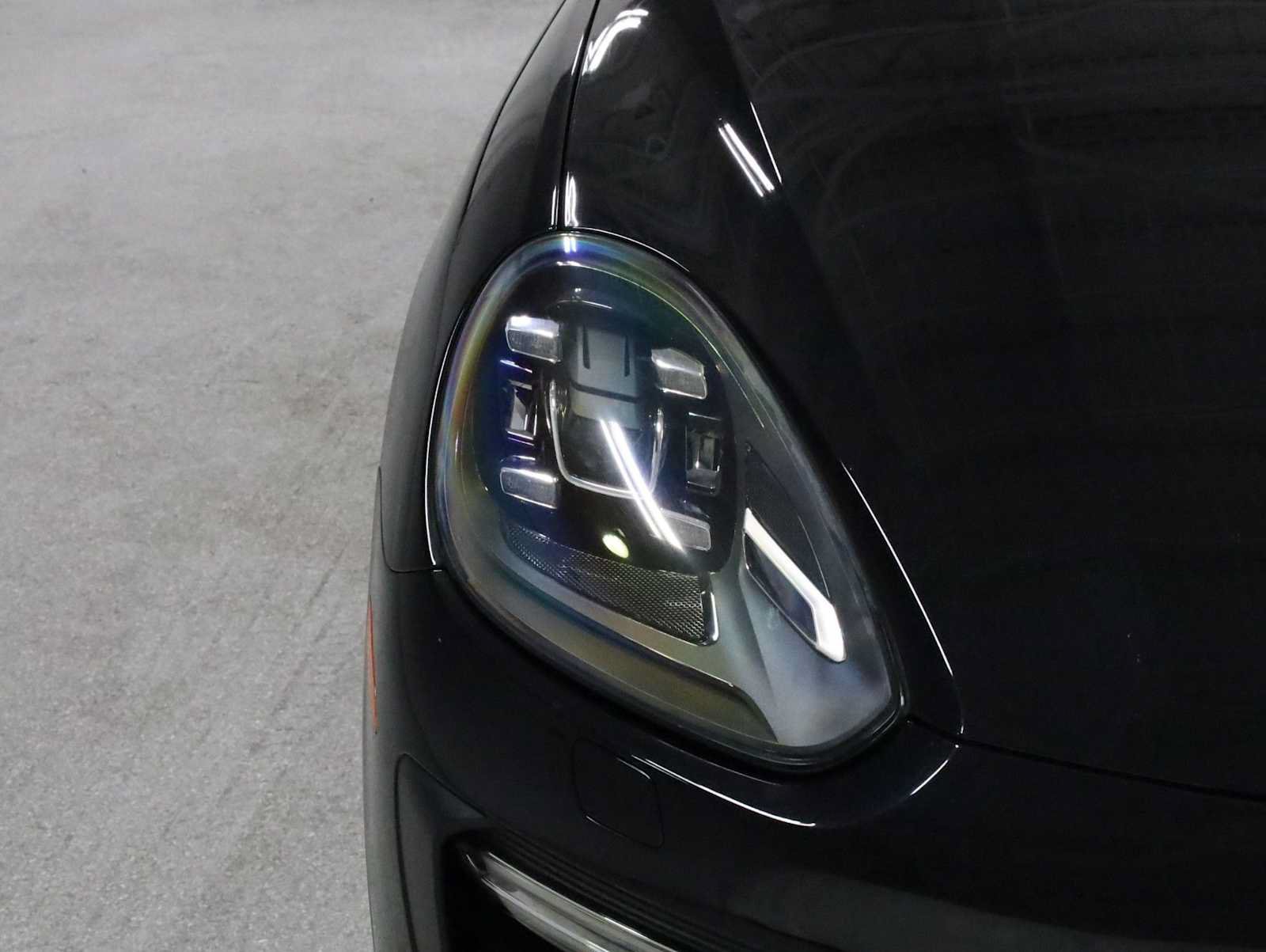Used 2016 Porsche Cayenne GTS AWD/4WD image 15