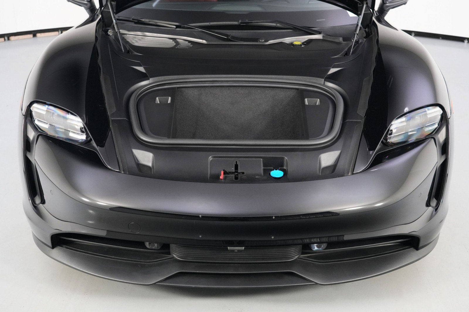 Used 2023 Porsche Taycan w/ Premium Package image 8