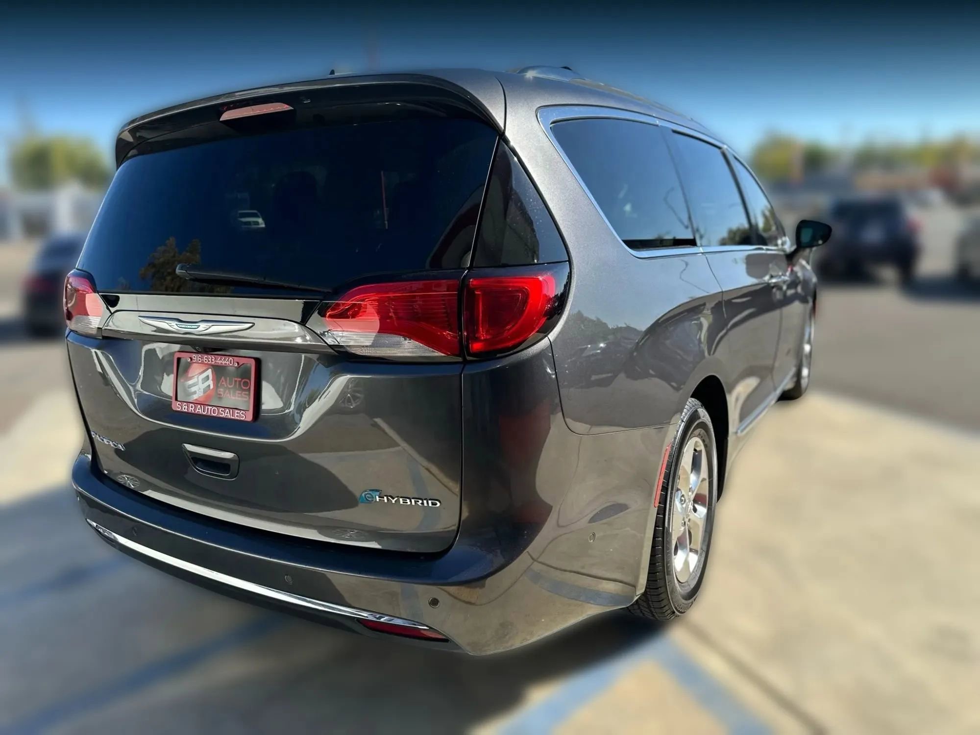 Used 2018 Chrysler Pacifica Limited w/ Advanced Safetytec Group image 6