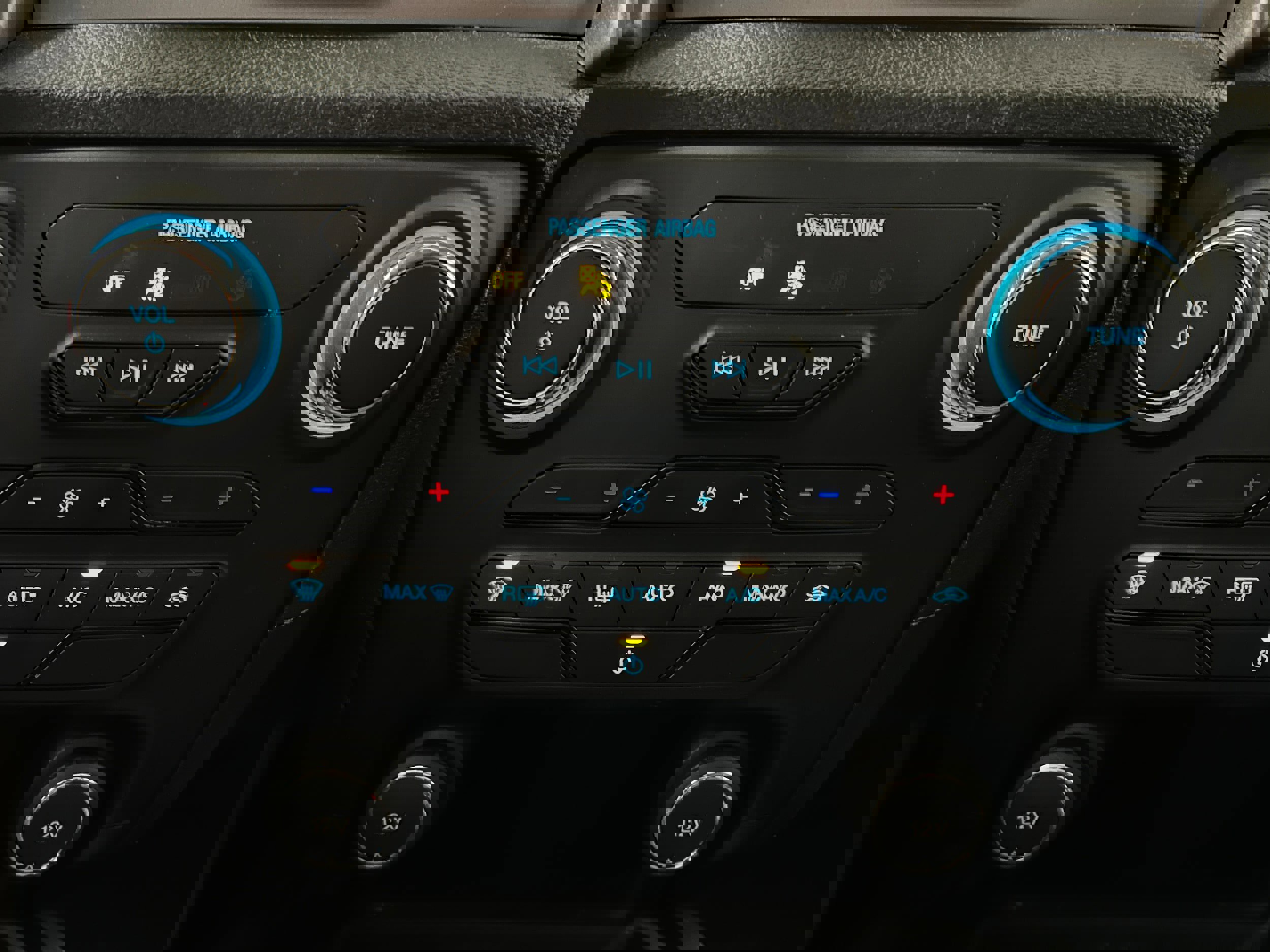 Used 2021 Ford Ranger XLT w/ Equipment Group 301A Mid AWD/4WD image 9