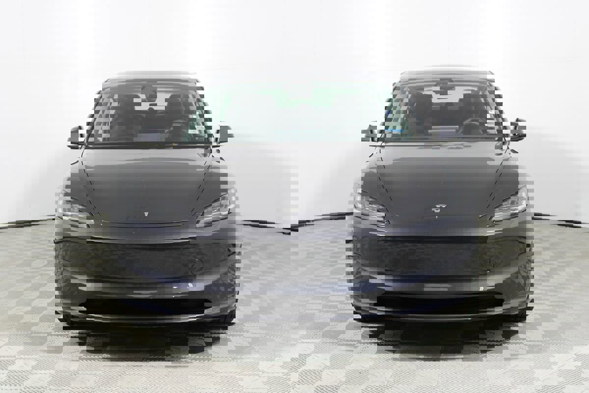 Used 2024 Tesla Model 3 Standard Range image 2