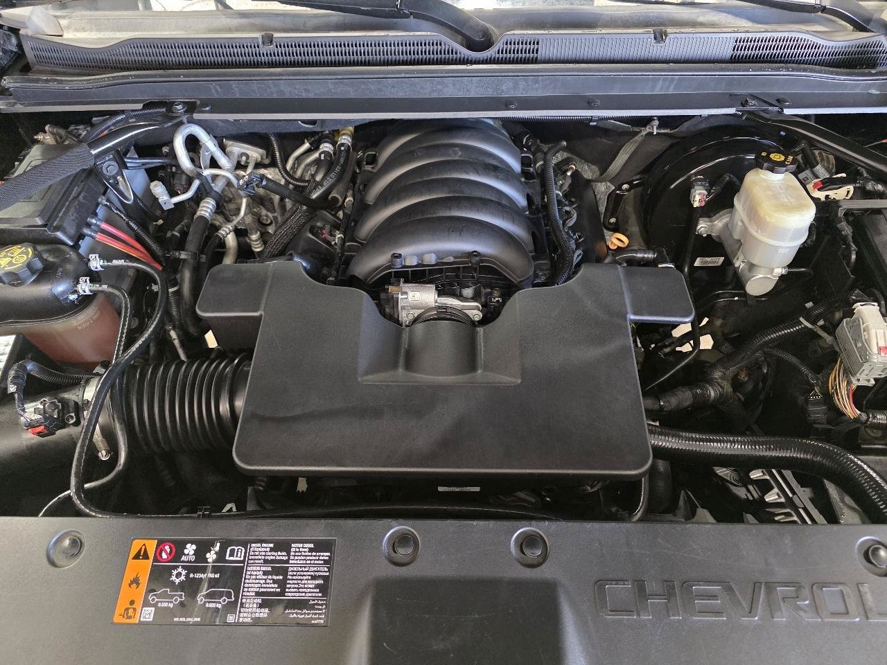 Used 2020 Chevrolet Suburban LS w/ Enhanced Driver Alert Package RWD image 7