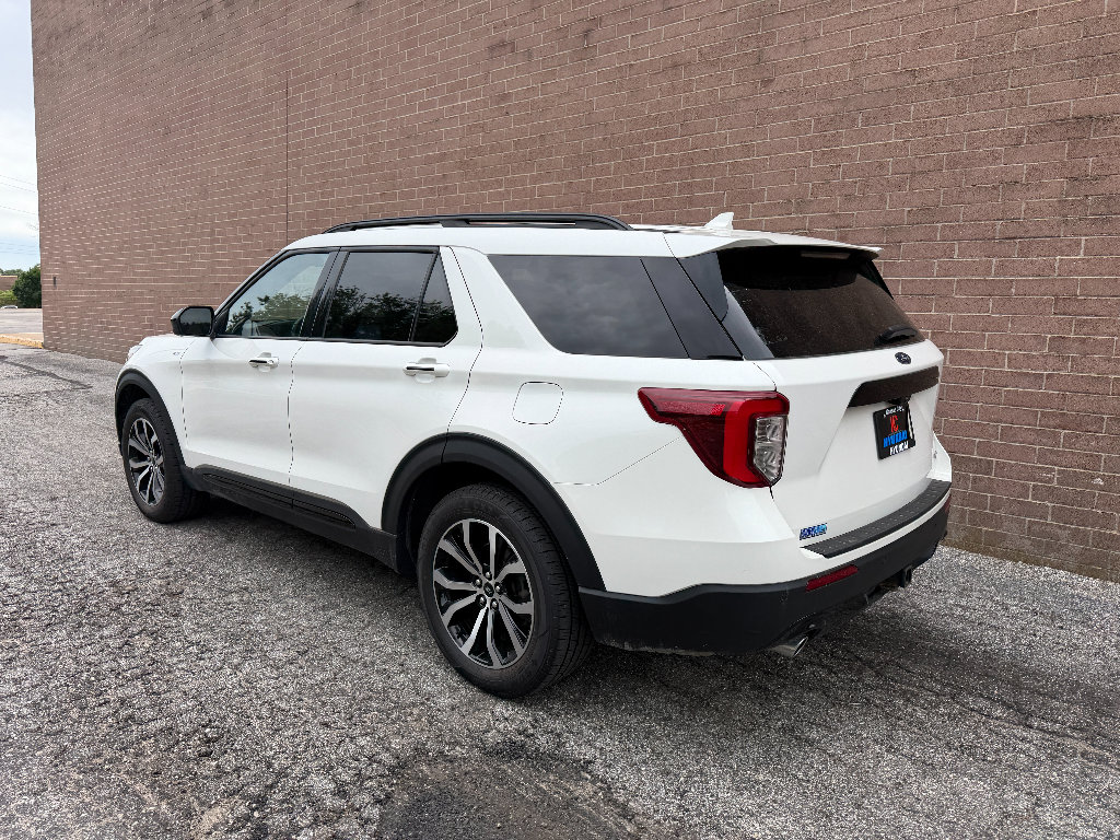 Used 2023 Ford Explorer ST-Line w/ Class IV Trailer Tow Package AWD/4WD image 4