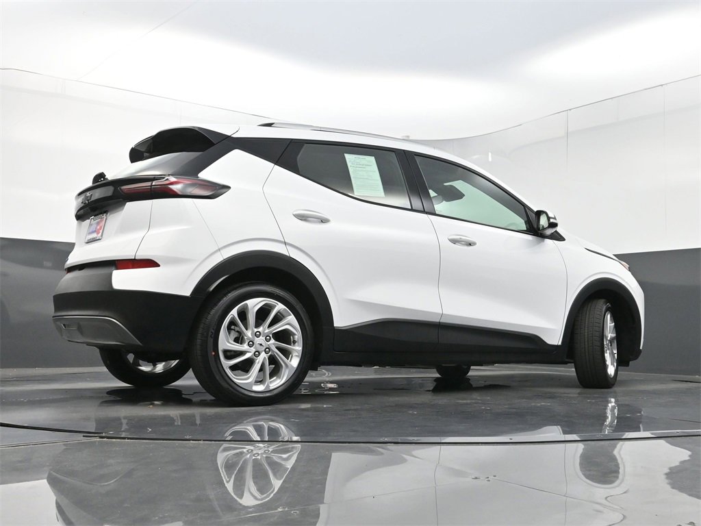 Used 2023 Chevrolet Bolt EUV LT image 29