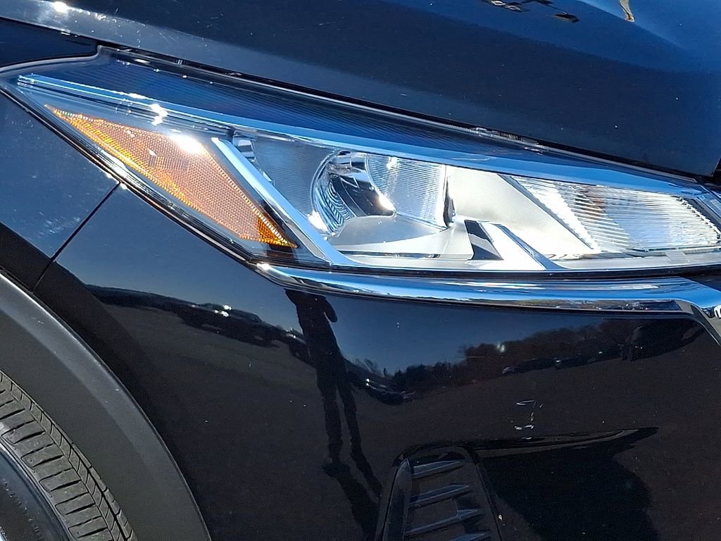 Certified 2023 Nissan Kicks SV FWD image 9