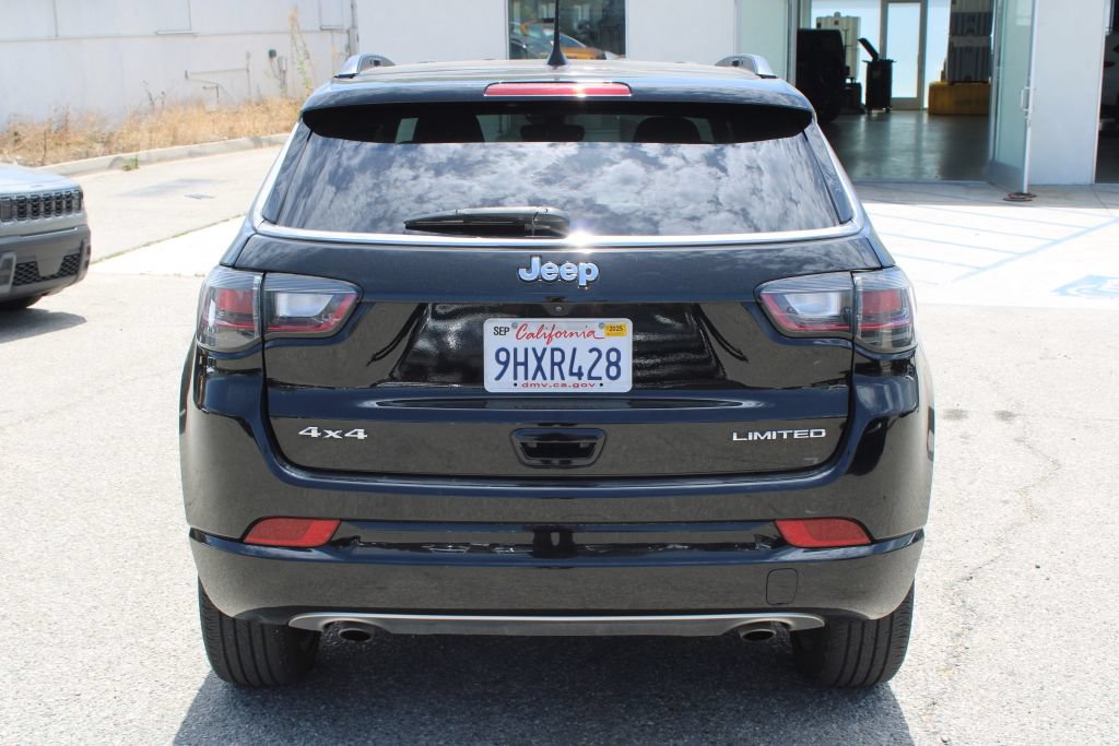Used 2023 Jeep Compass Limited w/ Elite Group AWD/4WD image 5