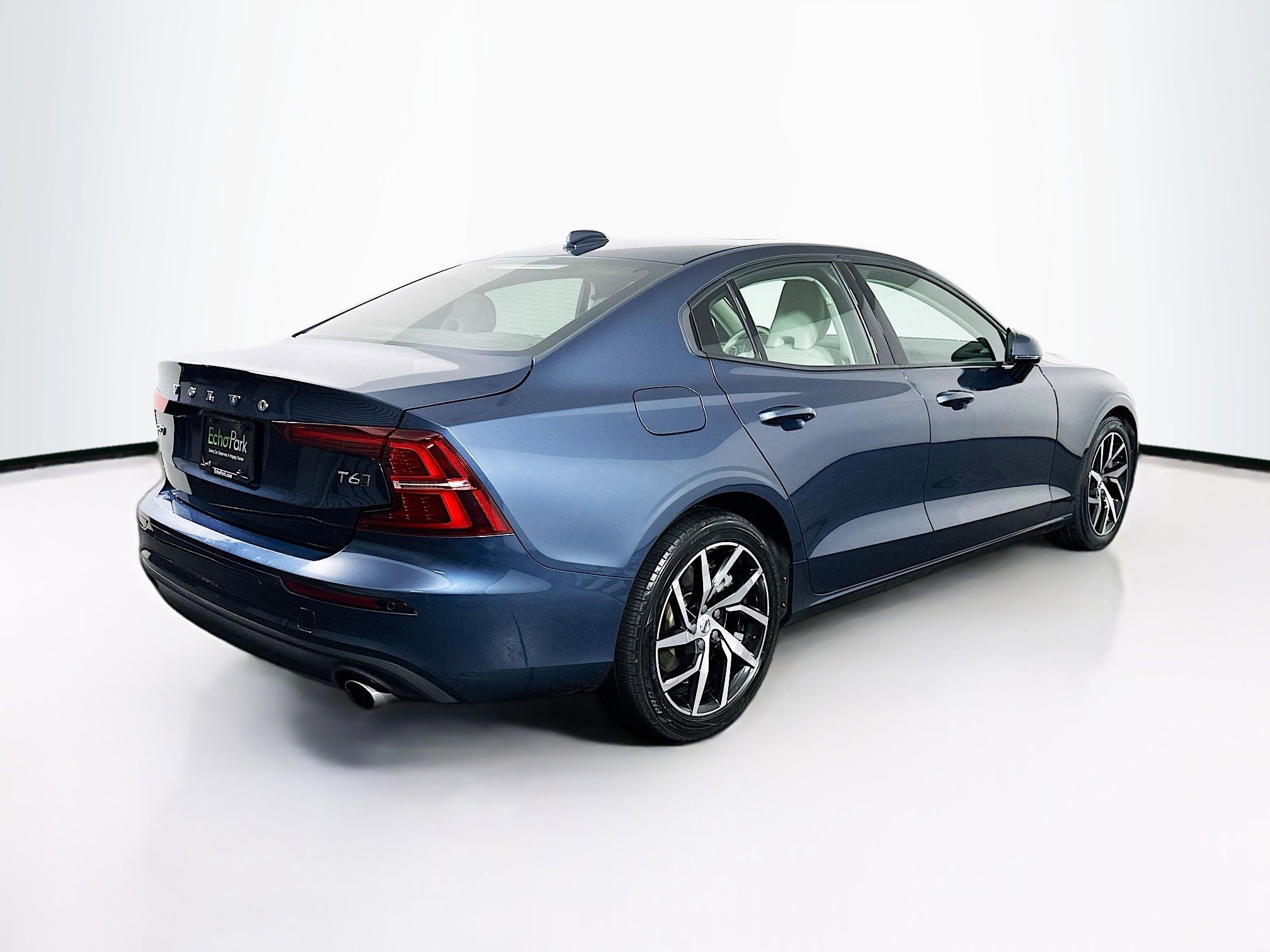Used 2020 Volvo S60 T6 Momentum image 9