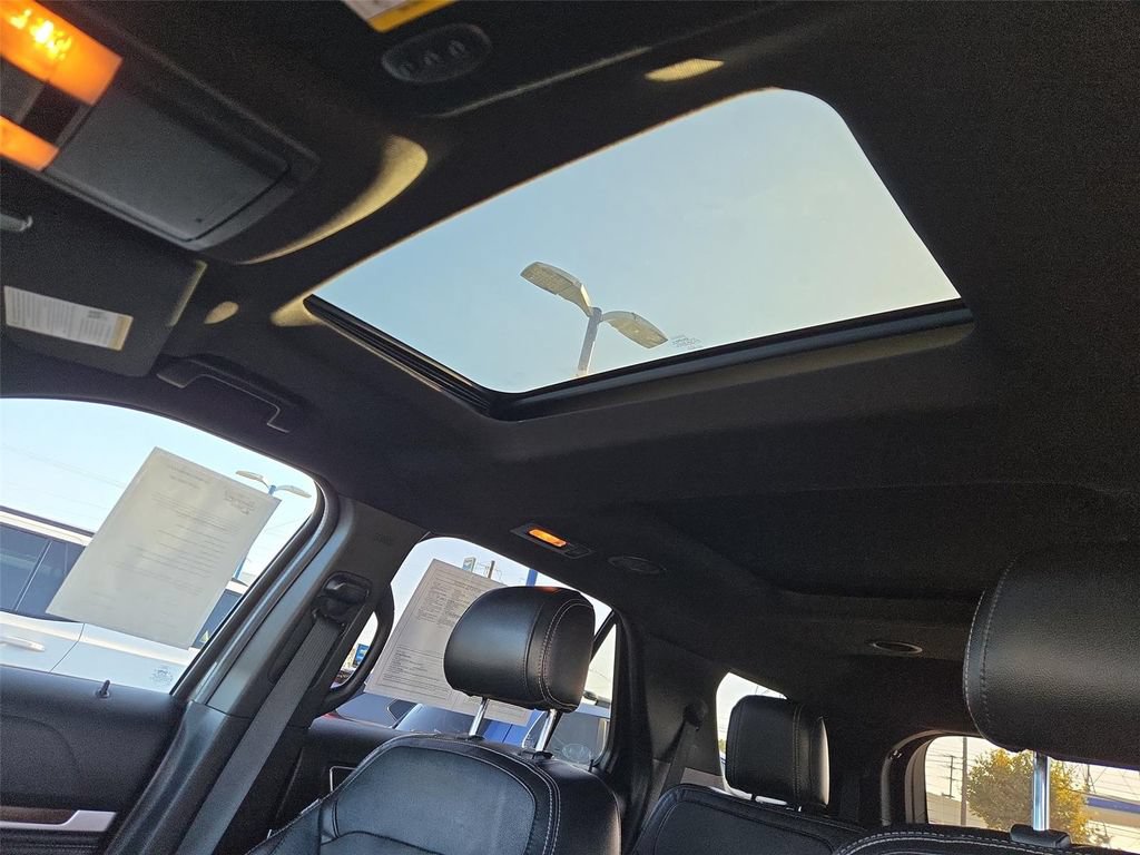Used 2017 Ford Explorer Limited AWD/4WD image 11