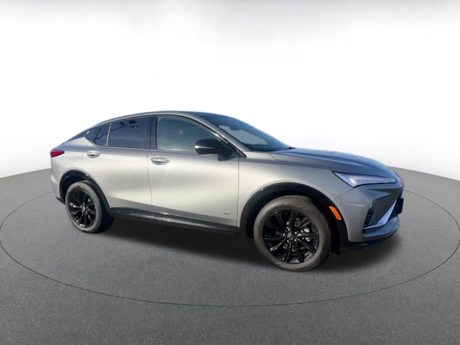 Used 2025 Buick Envista Sport Touring image 2