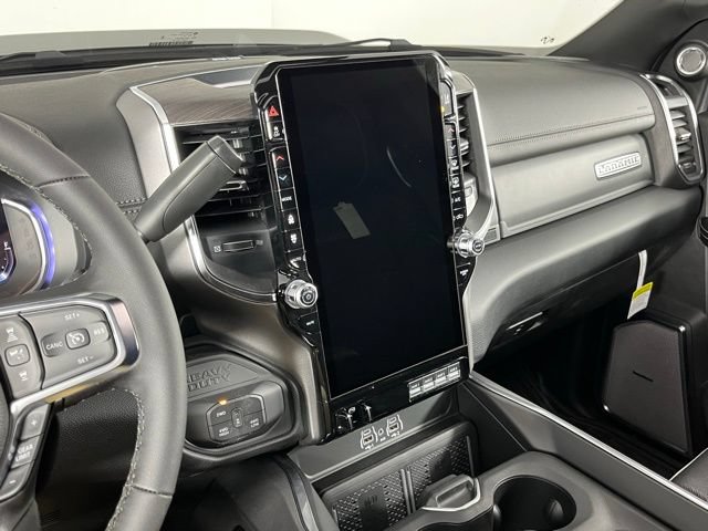 New 2026 RAM 3500 Laramie AWD/4WD image 22
