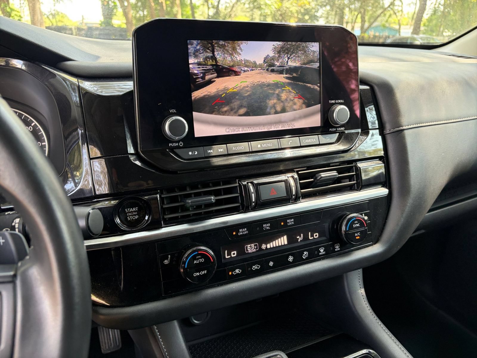 Used 2025 Nissan Pathfinder SV FWD image 16