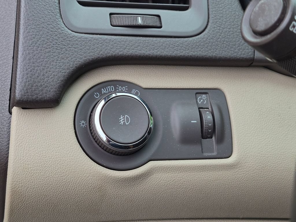 Used 2011 Buick Regal CXL Turbo w/ TO2 Preferred Equipment Group FWD image 16