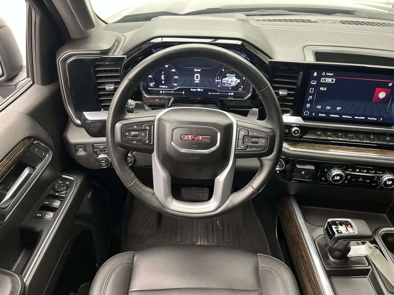 Certified 2024 GMC Sierra 1500 Elevation w/ Elevation Premium Package AWD/4WD image 16