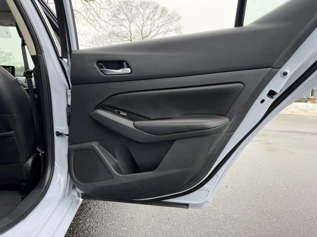 Used 2025 Nissan Altima 2.5 SR w/ SR Premium Package image 15