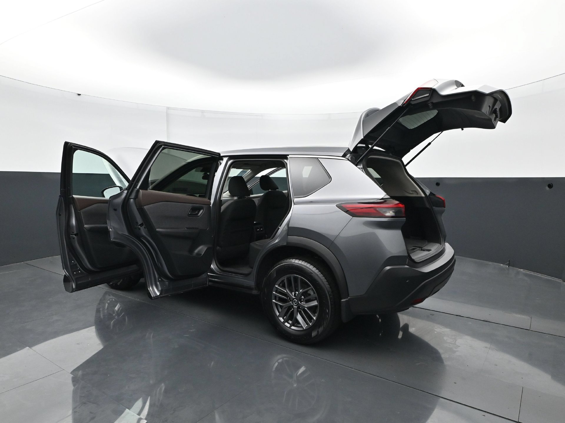 Used 2021 Nissan Rogue S AWD/4WD image 31