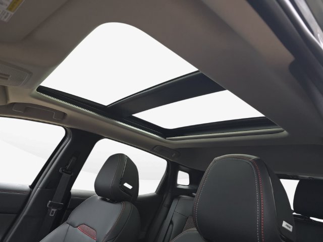 New 2027 Nissan Kicks SR w/ SR Premium Package FWD image 31