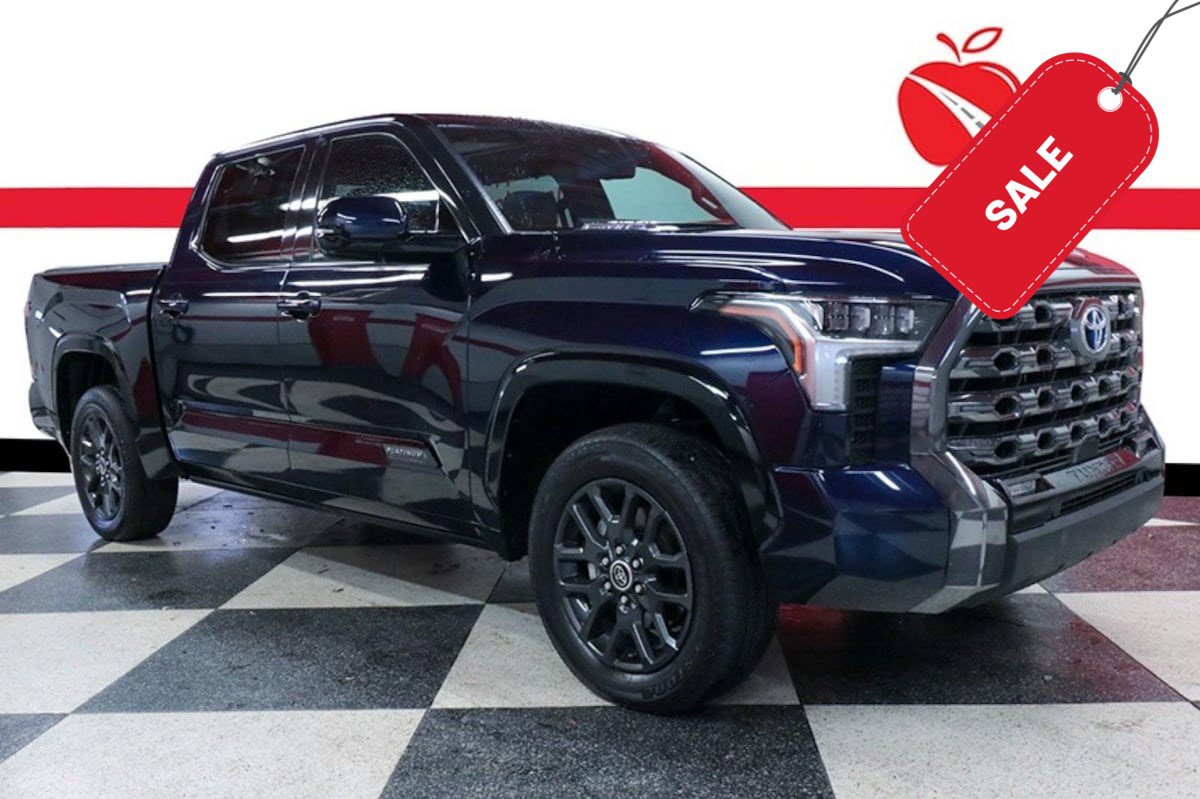Used 2023 Toyota Tundra Platinum AWD/4WD image 1