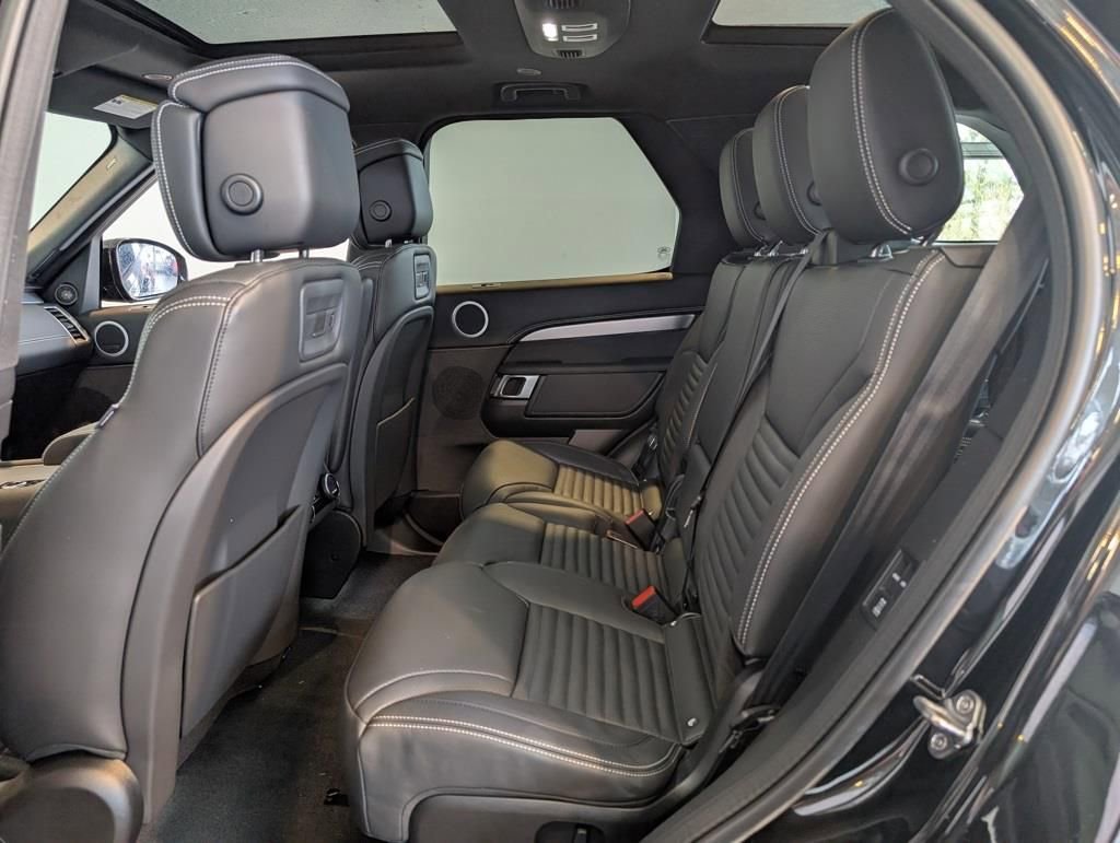 New 2026 Land Rover Discovery Limited Edition image 27