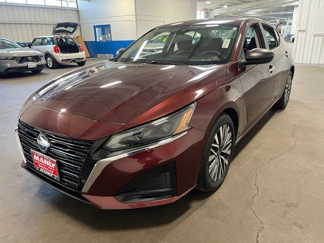 Used 2024 Nissan Altima 2.5 SV FWD image 7