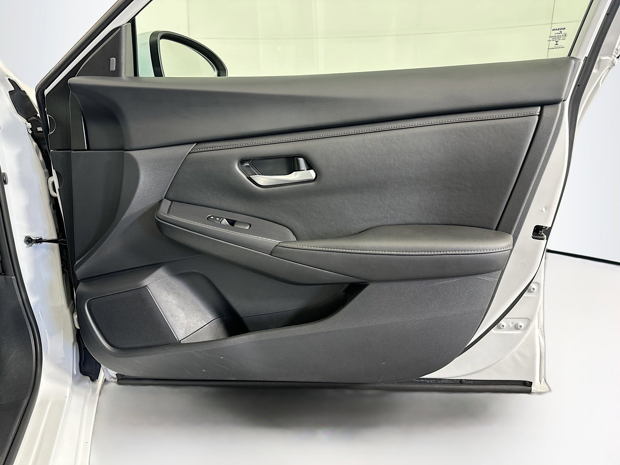 Used 2024 Nissan Sentra SV FWD image 29
