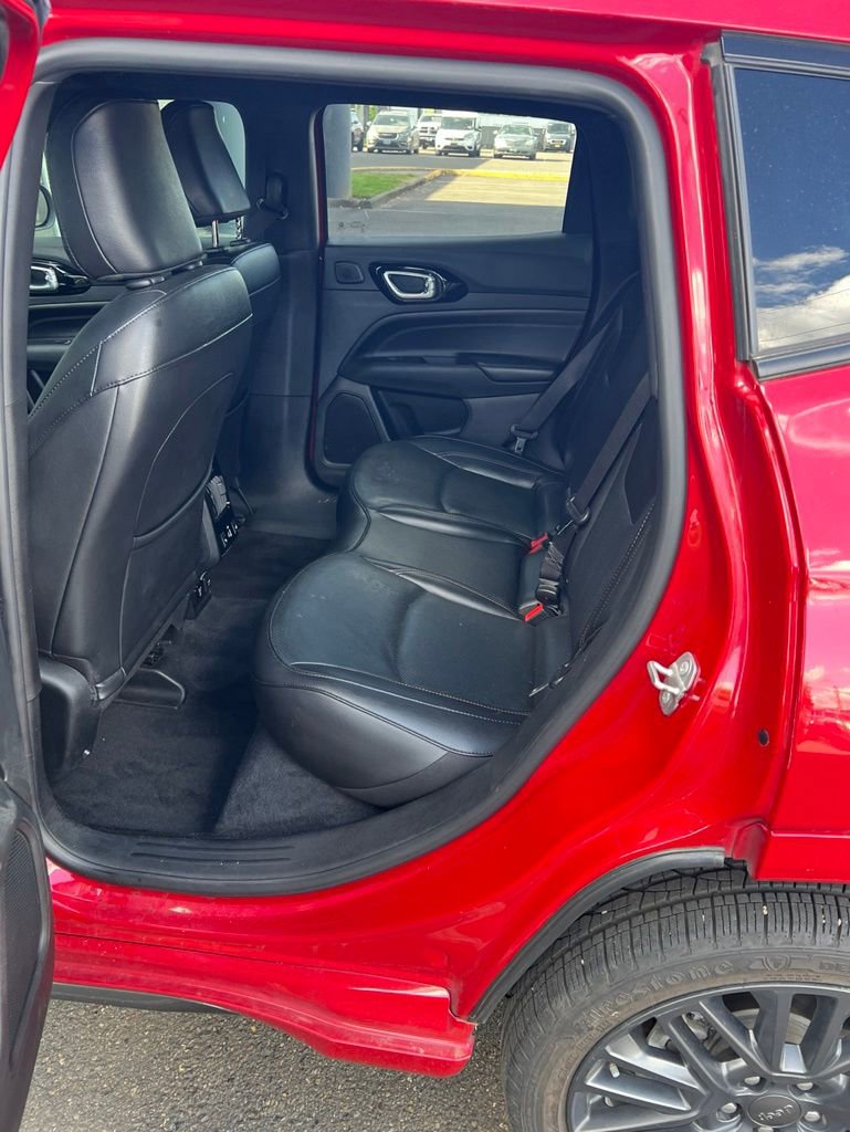 Used 2022 Jeep Compass Limited w/ (RED) Package AWD/4WD image 5
