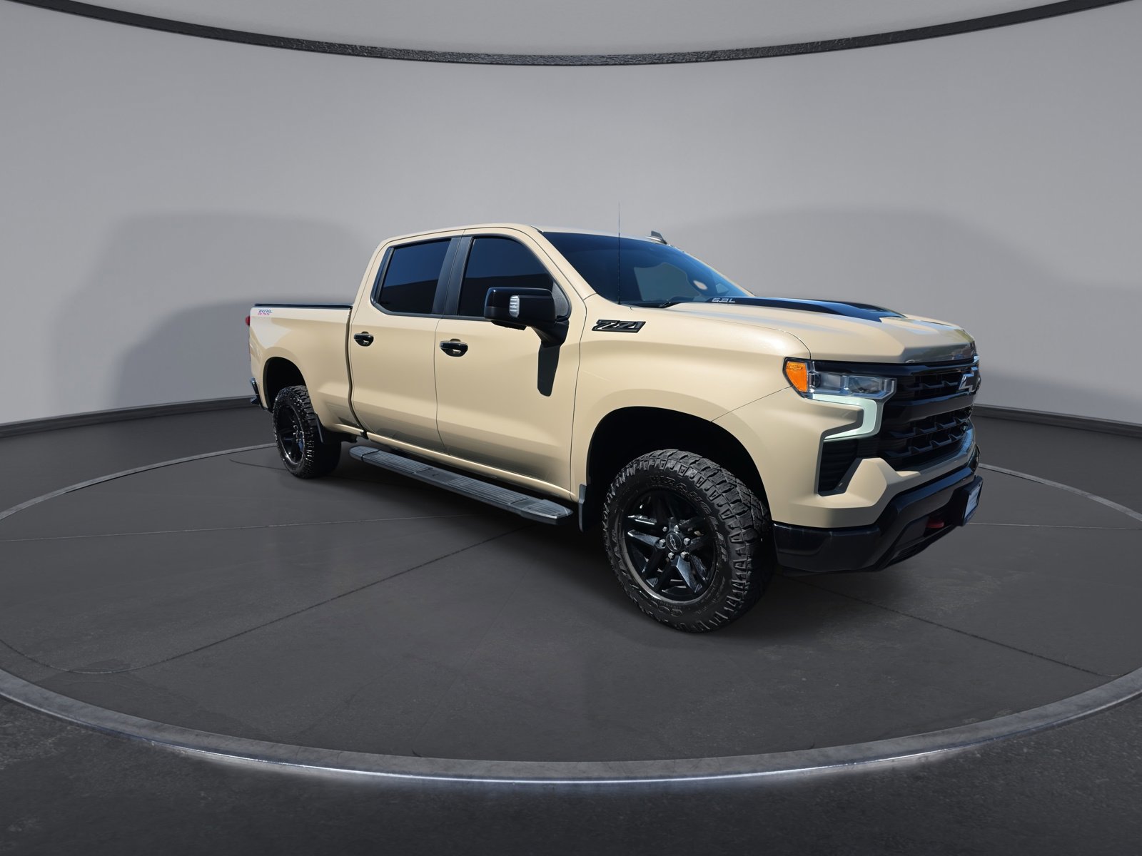 Used 2022 Chevrolet Silverado 1500 LT Trail Boss w/ LT Trail Boss Premium Package AWD/4WD image 2