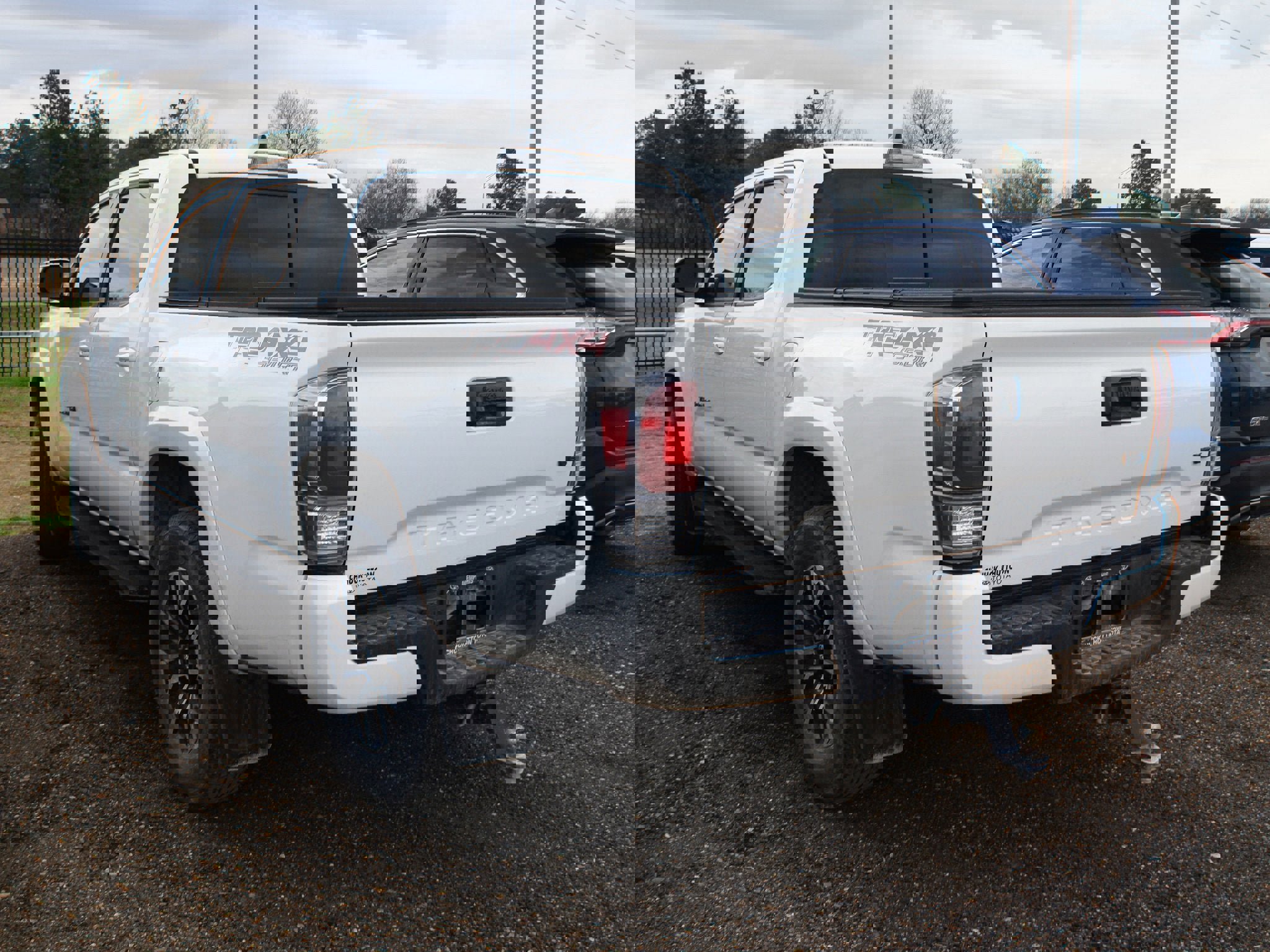 Used 2022 Toyota Tacoma TRD Sport image 6