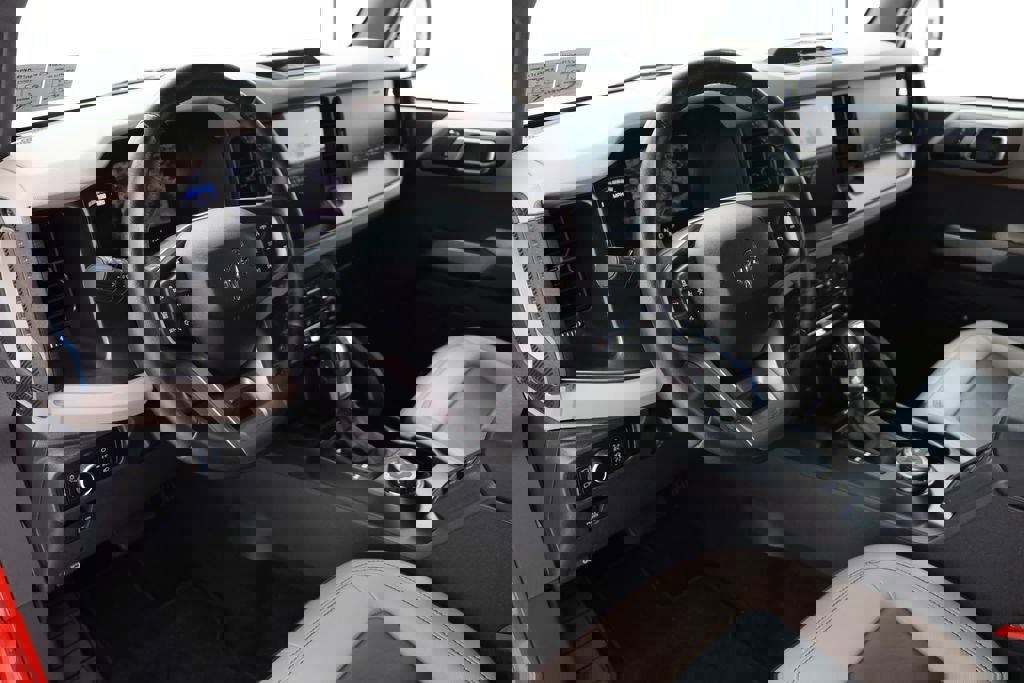 Used 2023 Ford Bronco Wildtrak image 12