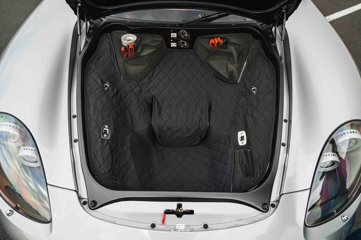Used 2004 Porsche Carrera GT RWD image 34