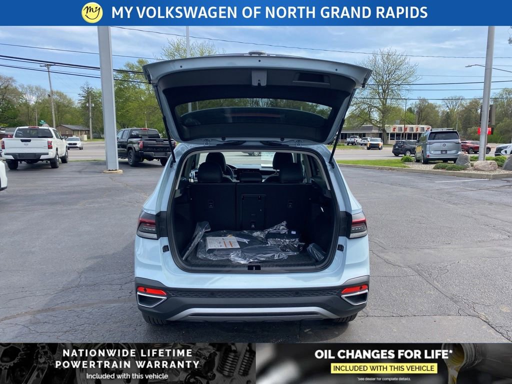 New 2026 Volkswagen Taos SE AWD/4WD image 23