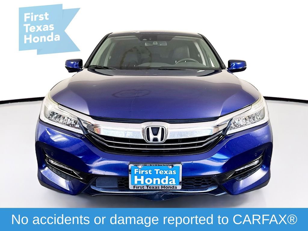 Used 2017 Honda Accord Touring image 2