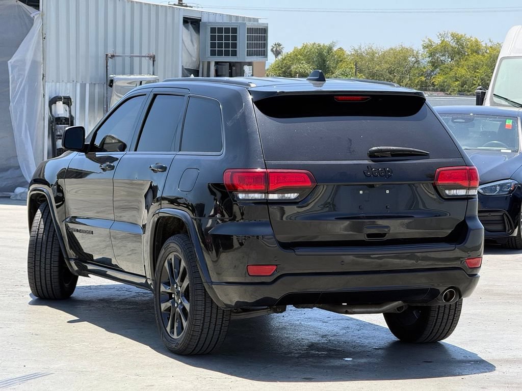 Used 2019 Jeep Grand Cherokee Altitude RWD image 2