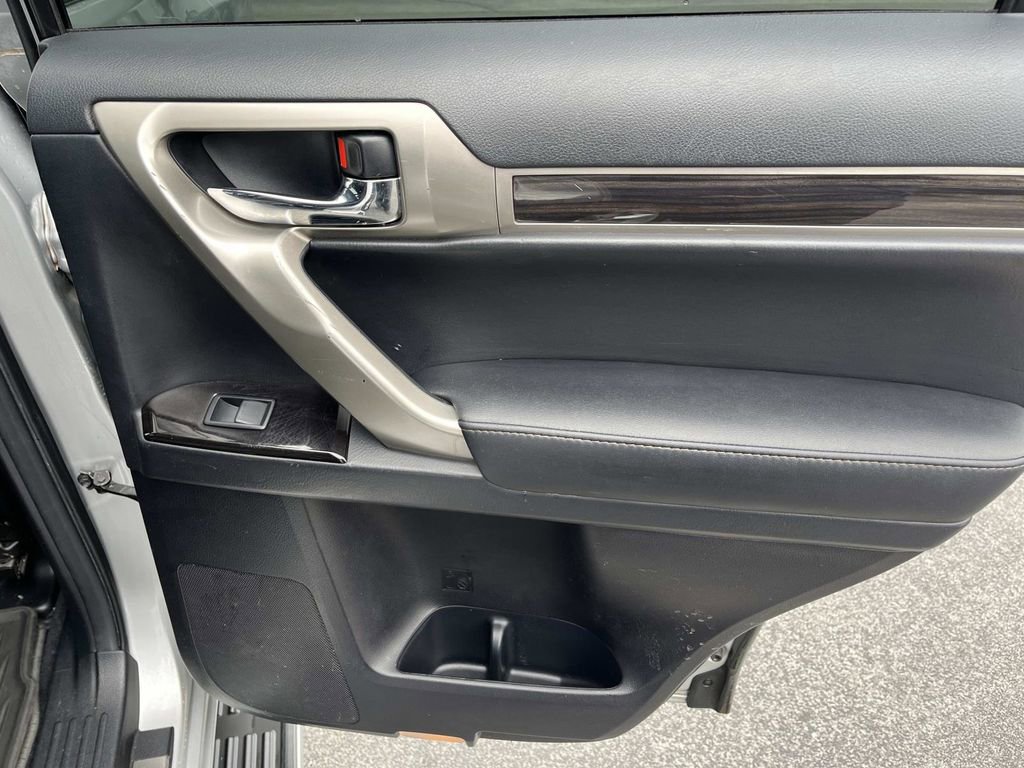 Used 2015 Lexus GX 460 460 w/ Navigation Package image 20