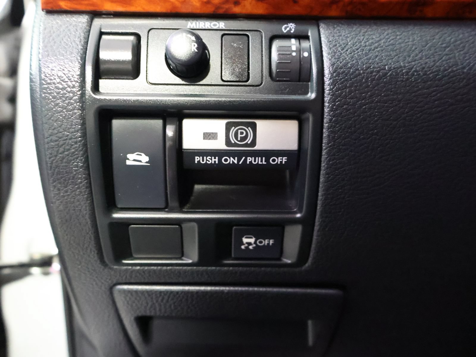 Used 2011 Subaru Outback 2.5i Limited w/ PWR Moonroof Pkg AWD/4WD image 40