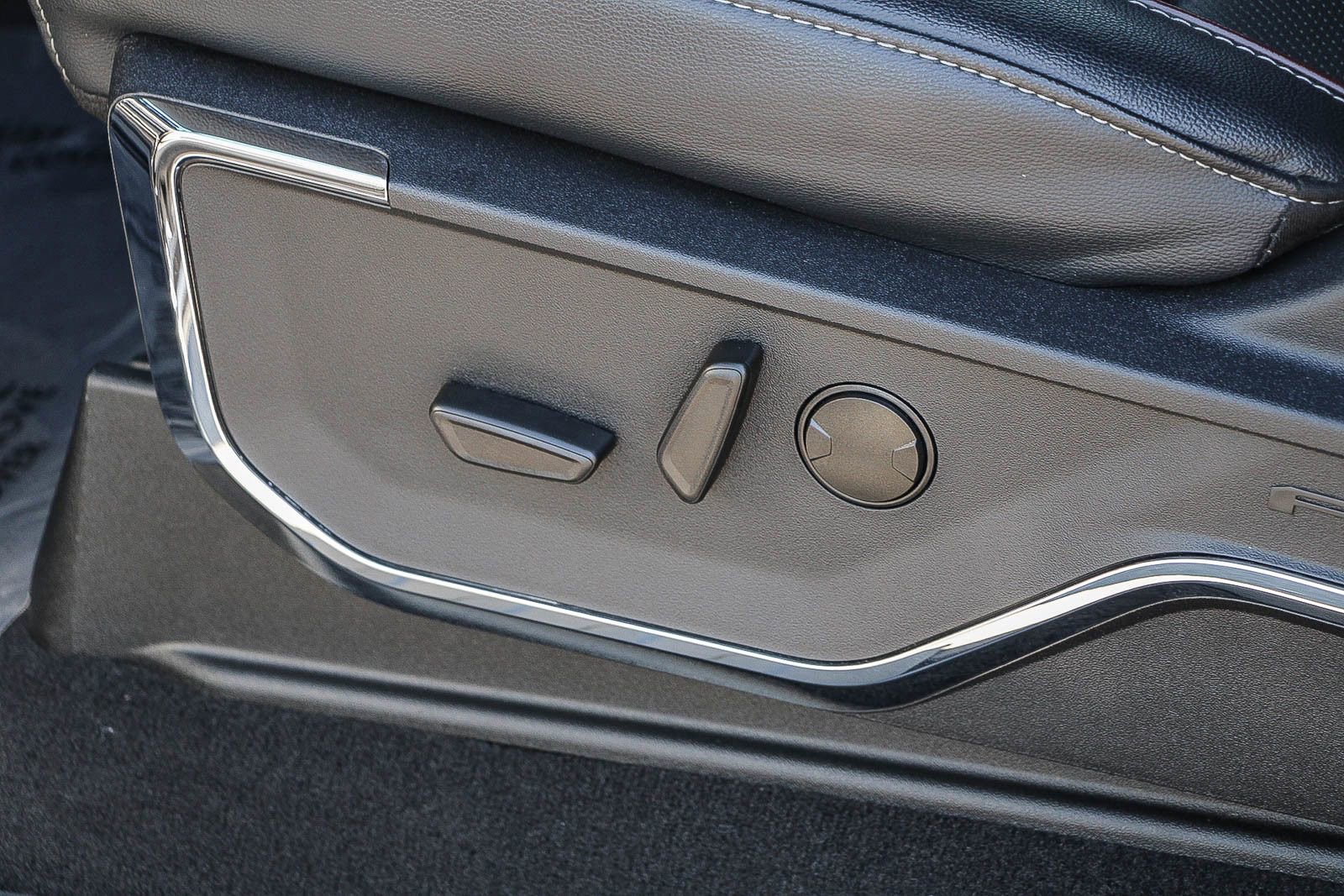 Used 2024 Ford F250 Lariat w/ Chrome Package image 19