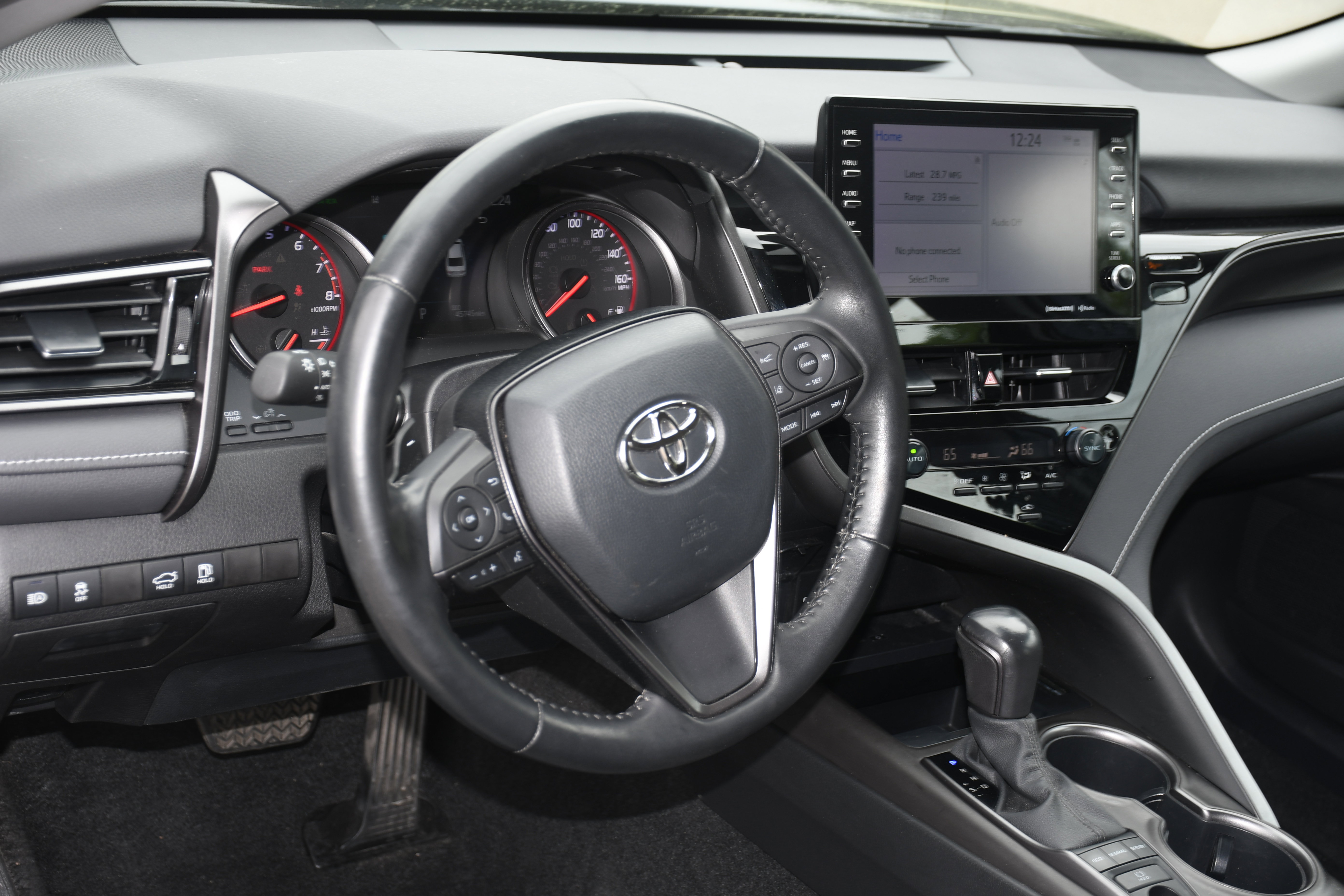 Certified 2022 Toyota Camry XSE FWD image 8