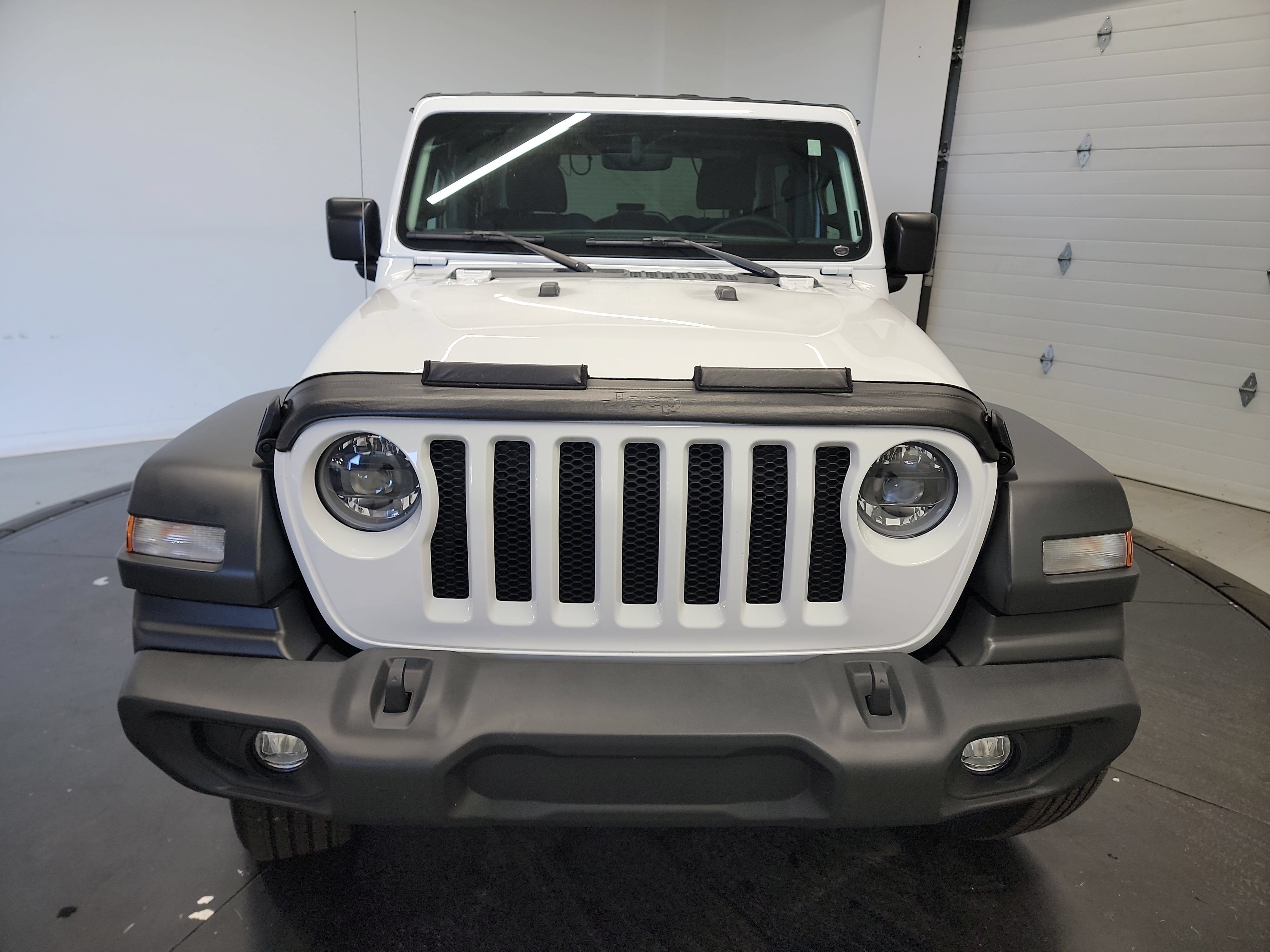Used 2023 Jeep Wrangler Sport AWD/4WD image 2