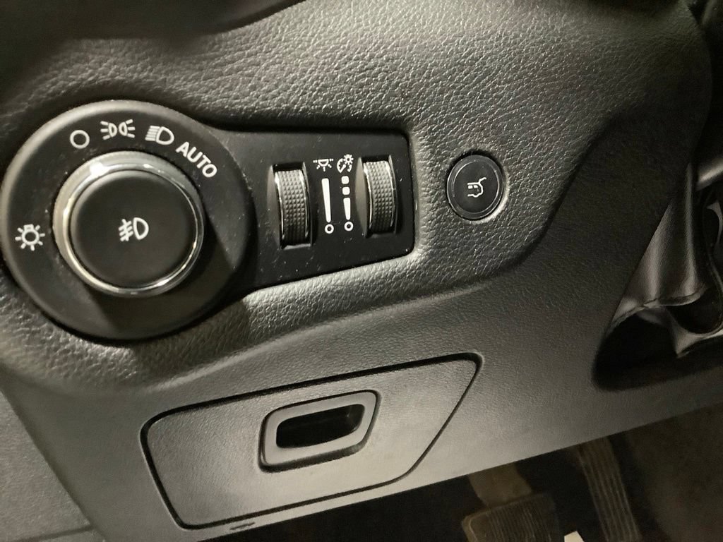 Certified 2019 Jeep Cherokee Limited AWD/4WD image 20