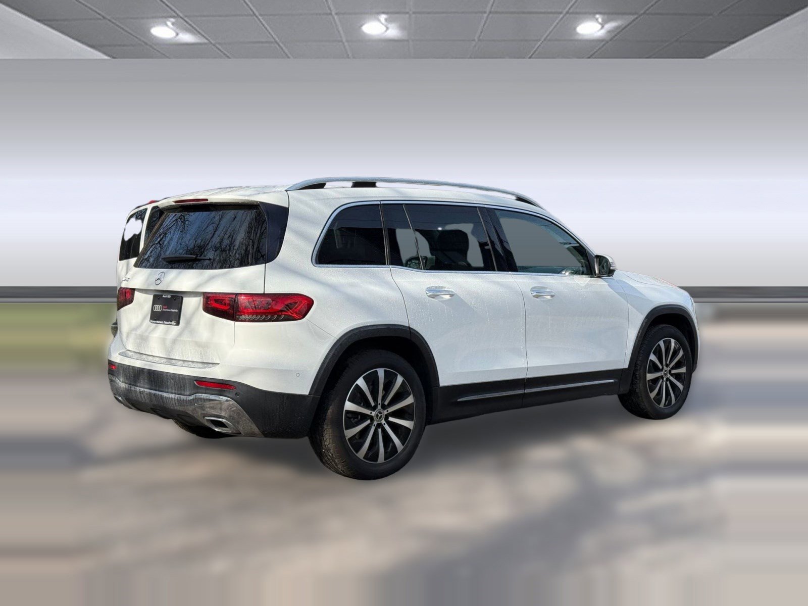 Used 2022 Mercedes-Benz GLB 250 w/ Premium Package Lite image 8