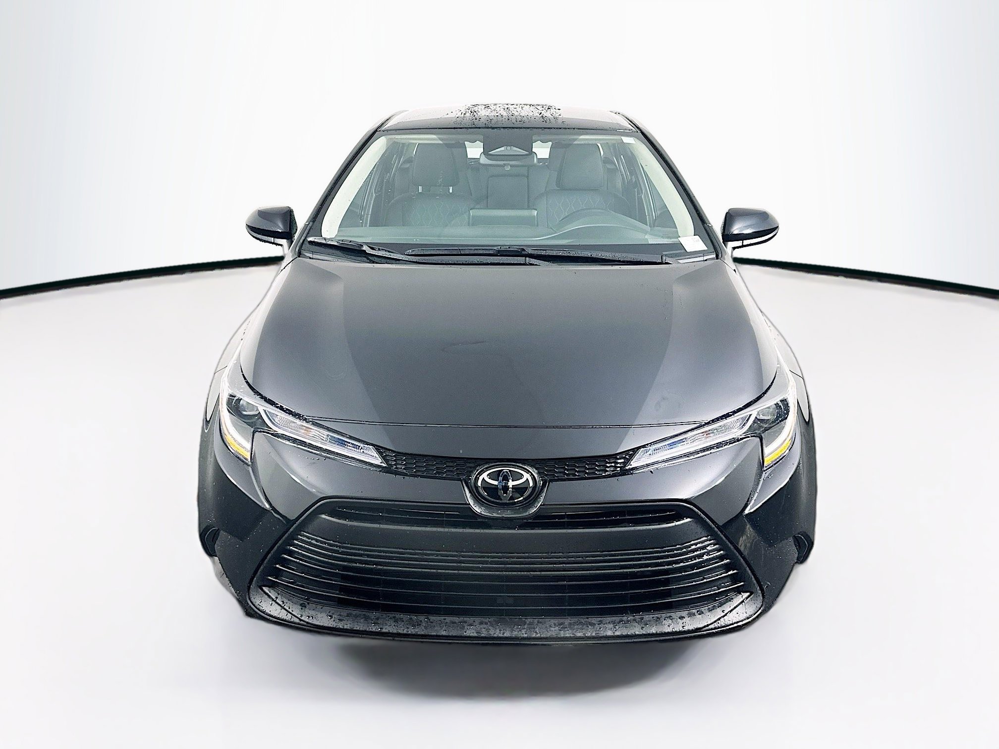 Used 2025 Toyota Corolla LE image 2