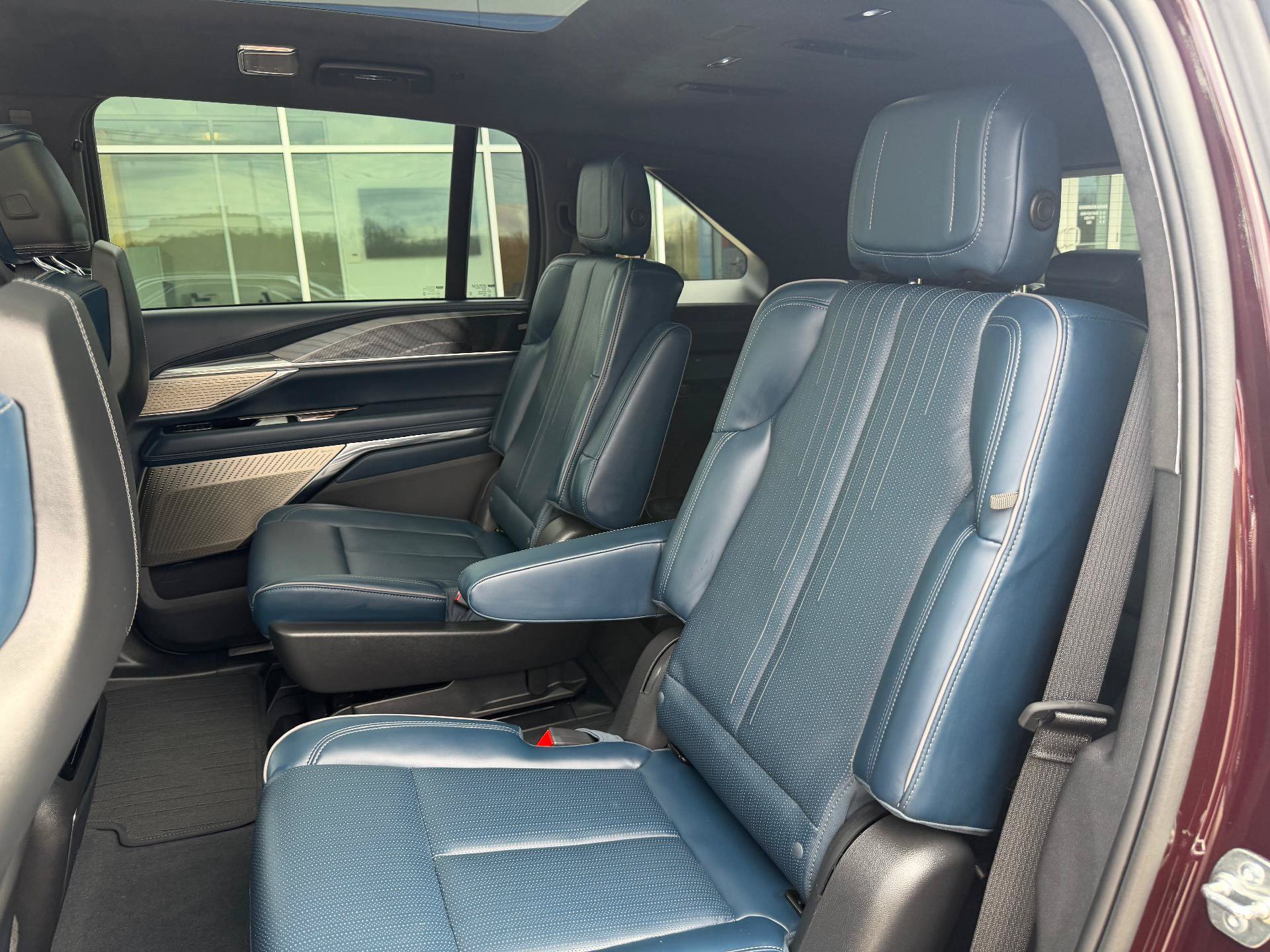 Certified 2025 Cadillac Escalade IQ Luxury 2 w/ LPO, Premium Carpet Package AWD/4WD image 20