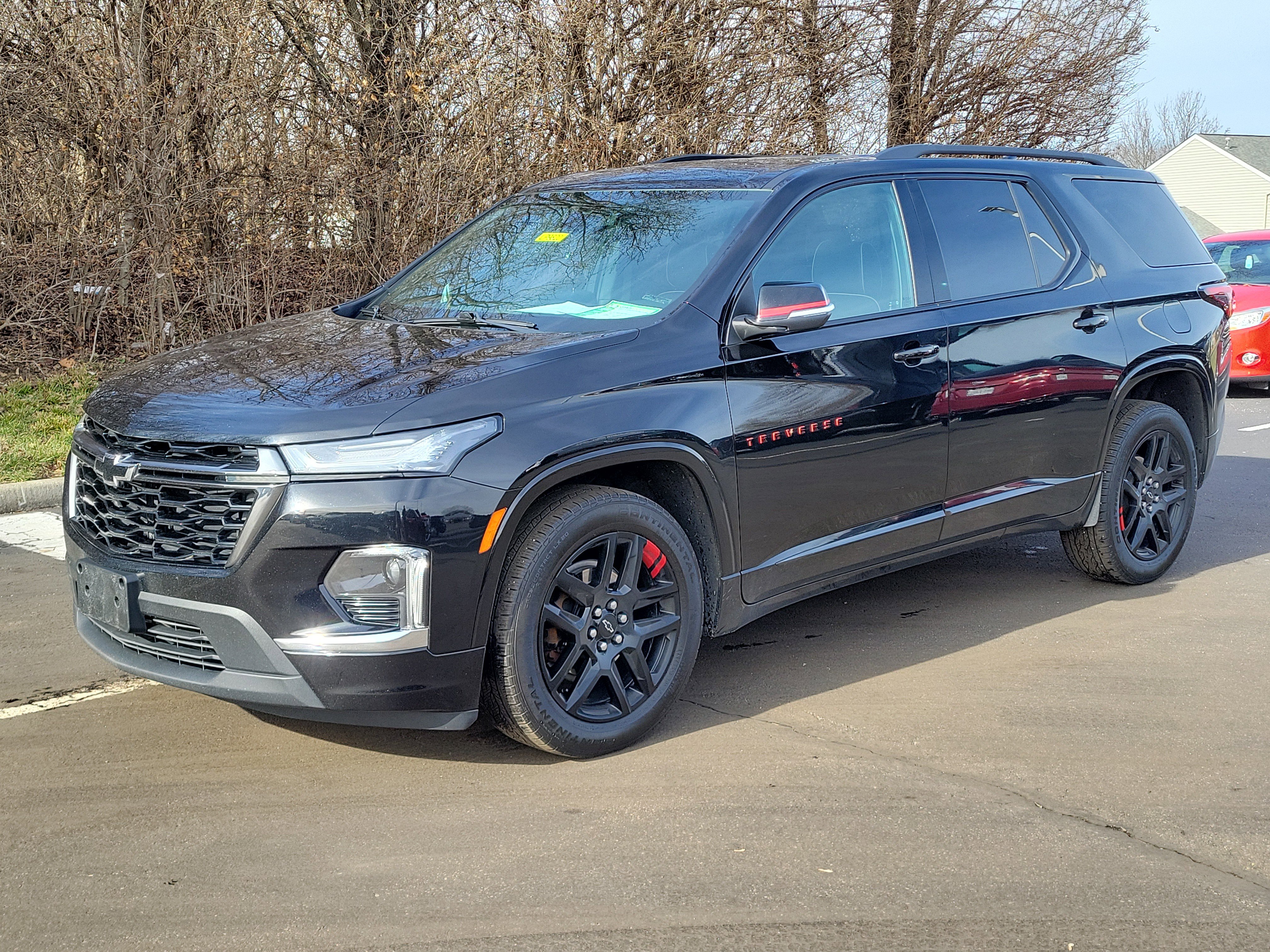 Used 2023 Chevrolet Traverse Premier w/ Redline Edition image 2