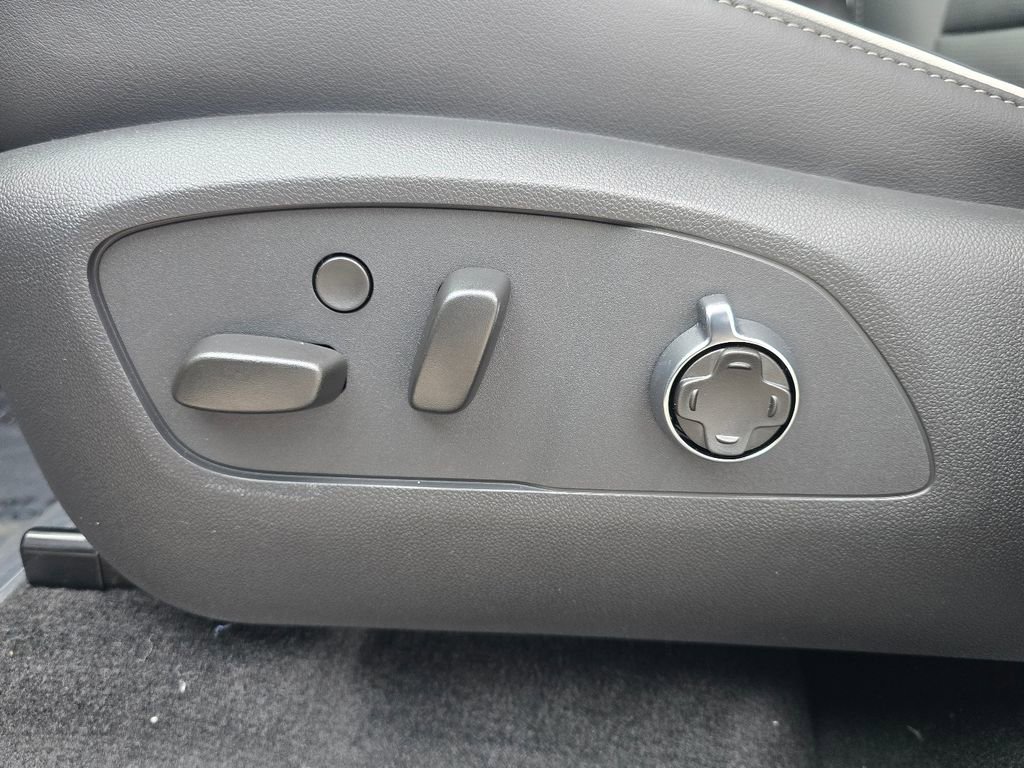 New 2026 Buick Enclave Avenir w/ Super Cruise Package image 16