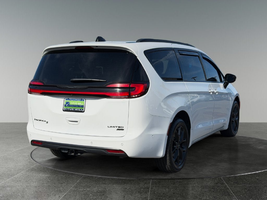 Used 2024 Chrysler Pacifica Limited w/ Uconnect Theater Family Group AWD/4WD image 9