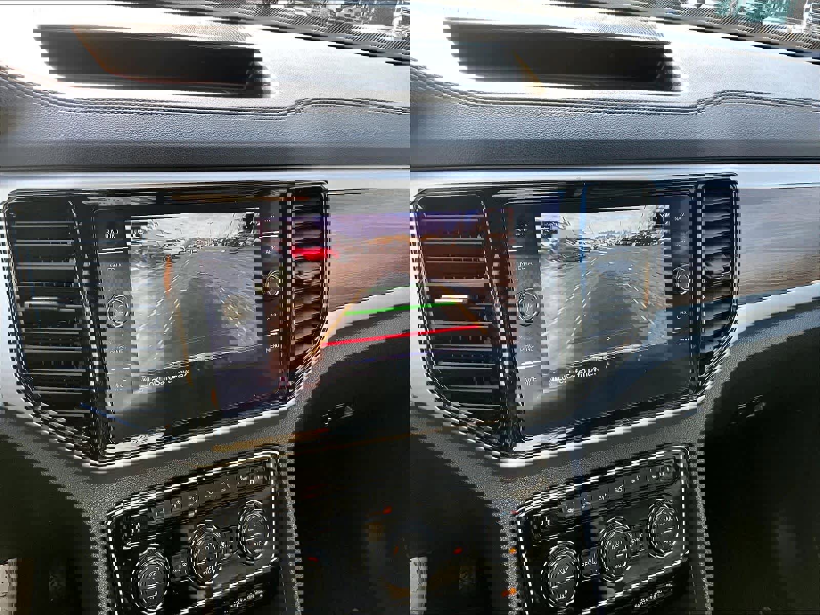 Used 2021 Volkswagen Atlas SEL Premium image 19