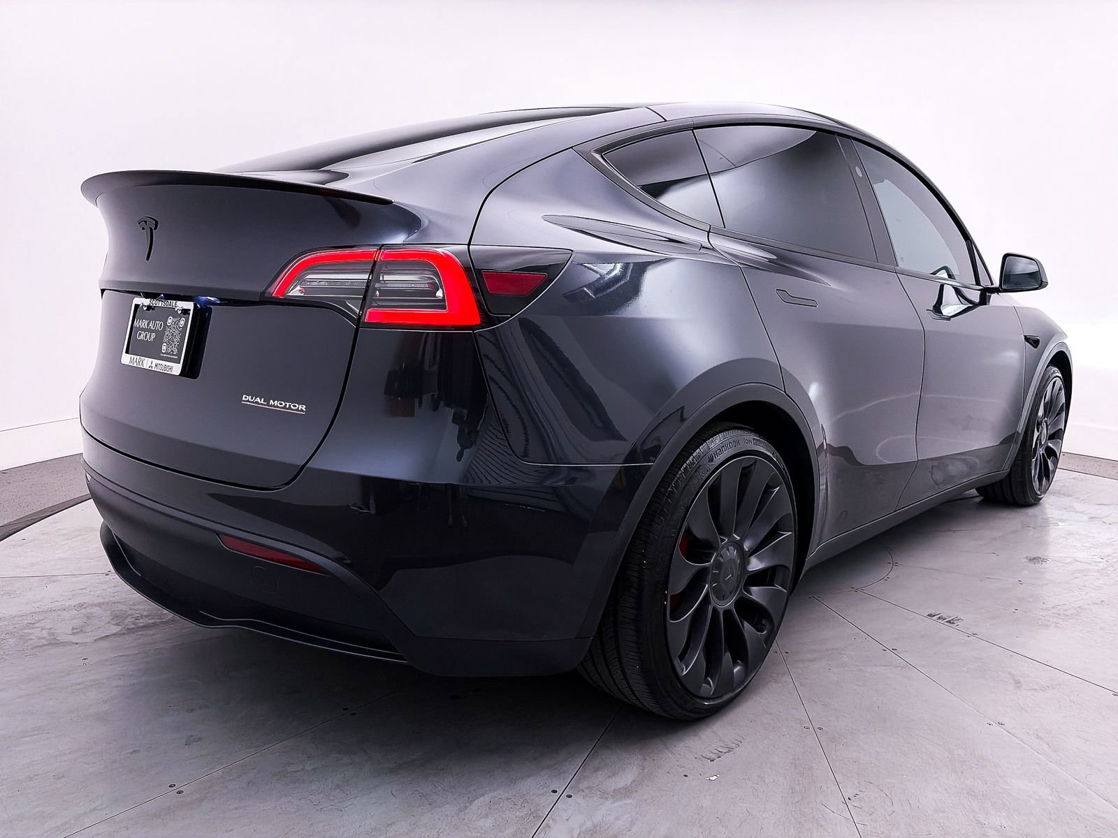 Used 2024 Tesla Model Y Performance image 14