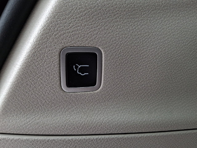 Used 2024 Chrysler Pacifica Touring-L FWD image 31